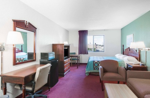 Kennett Hotel | Super 8 by Wyndham Kennett