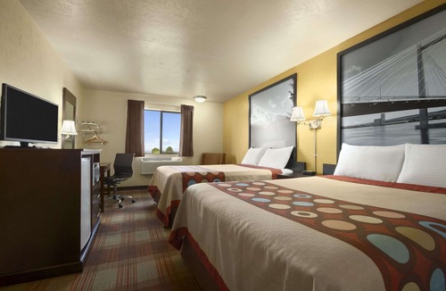 Tri-Cities Hotel | Super 8 by Wyndham Kennewick