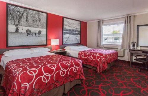 Timiskaming District Hotel | Super 8 by Wyndham Kirkland Lake