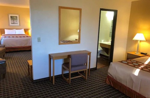Altamont Hotel | Super 8 by Wyndham Klamath Falls