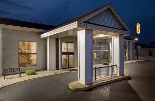 La Crosse Hotel | Super 8 by Wyndham La Crosse