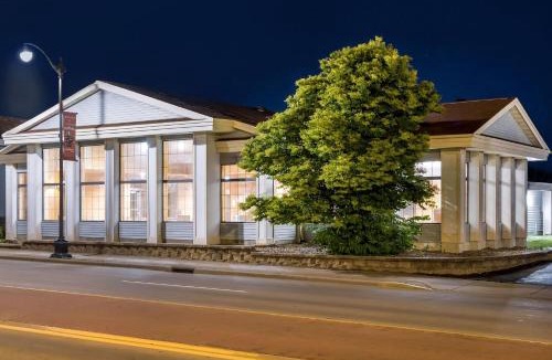 La Crosse Hotel | Super 8 by Wyndham La Crosse