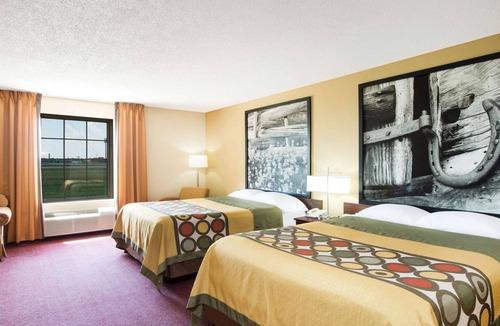 Lamar Heights Hotel | Super 8 by Wyndham Lamar
