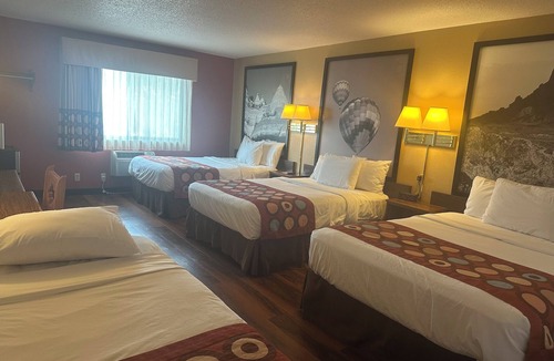 East Las Vegas Hotel | Super 8 by Wyndham Las Vegas