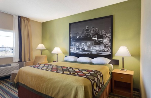 Lee's Summit Hotel | Super 8 by Wyndham Lees Summit