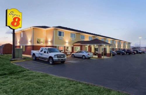 Lee's Summit Hotel | Super 8 by Wyndham Lees Summit