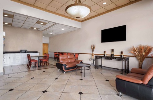 Longview Hotel | Super 8 by Wyndham Longview/North
