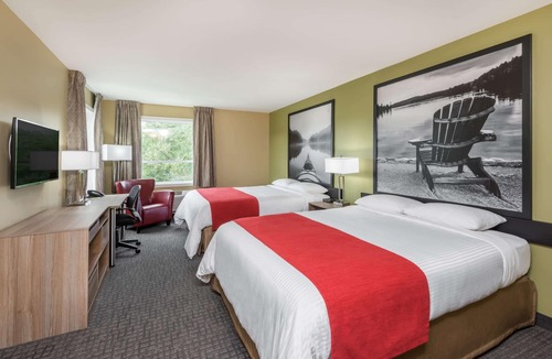 Mont-Laurier Hotel | Super 8 by Wyndham Mont Laurier