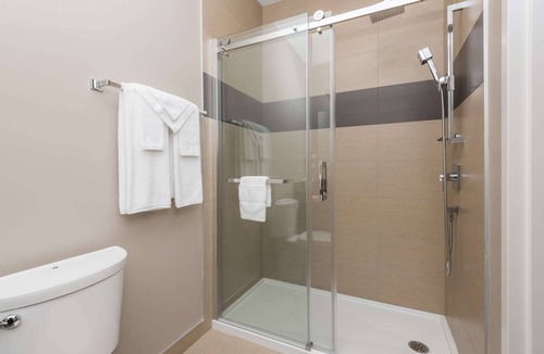 Mont-Laurier Hotel | Super 8 by Wyndham Mont Laurier