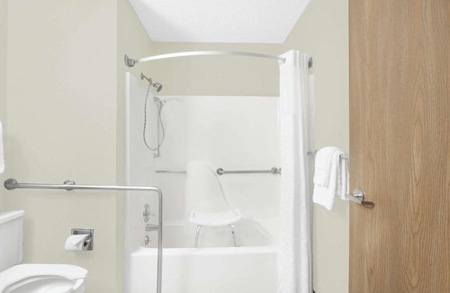 Mount Pleasant Hotel | Super 8 by Wyndham Mt Pleasant