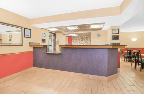 Marshalltown Hotel | Super 8 by Wyndham Marshalltown