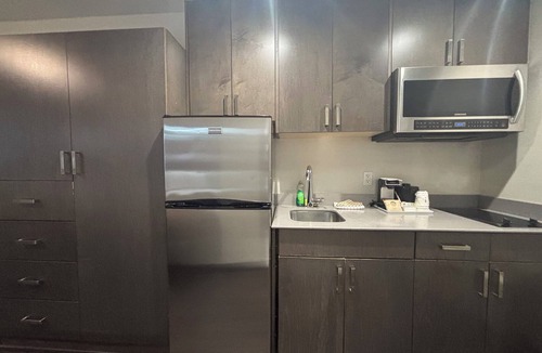 Southwest Calgary Hotel | Super 8 by Wyndham Macleod Trail Calgary