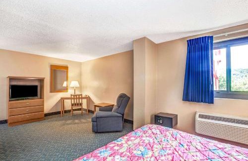 Mahwah Hotel | Super 8 by Wyndham Mahwah