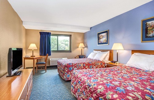 Mahwah Hotel | Super 8 by Wyndham Mahwah