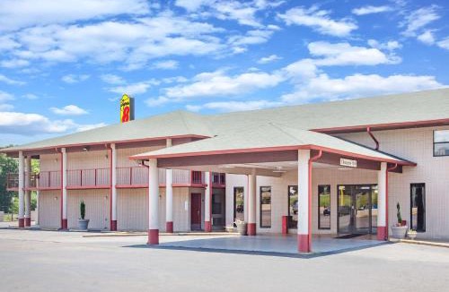 Malvern Hotel | Super 8 by Wyndham Malvern