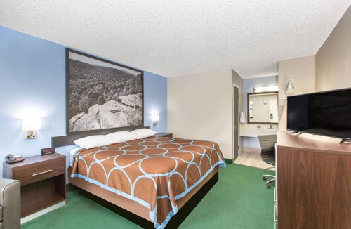 Malvern Hotel | Super 8 by Wyndham Malvern
