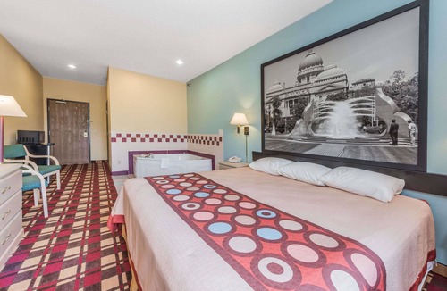 Martinsville Hotel | Super 8 by Wyndham Martinsville