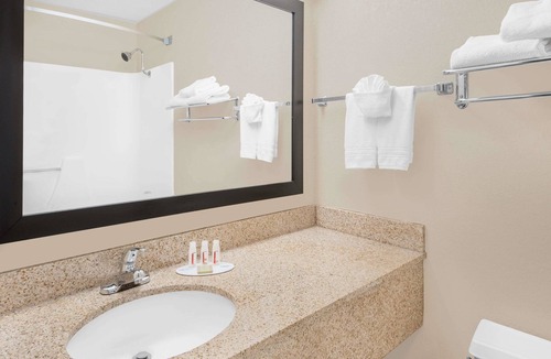 Marshalltown Hotel | Super 8 by Wyndham Marshalltown