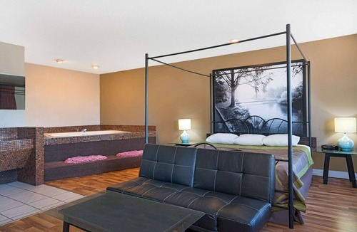 Marshall Hotel | Super 8 by Wyndham Marshall MN