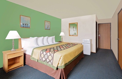Marshall Hotel | Super 8 by Wyndham Marshall