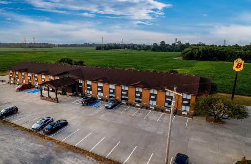 Marston Hotel | Super 8 by Wyndham Marston