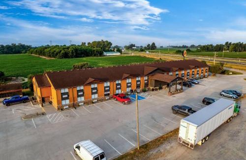 Marston Hotel | Super 8 by Wyndham Marston