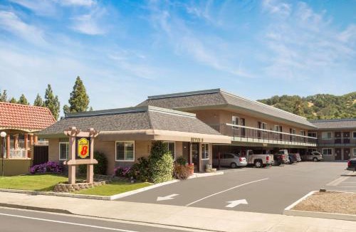 Martinez Hotel | Super 8 by Wyndham Martinez