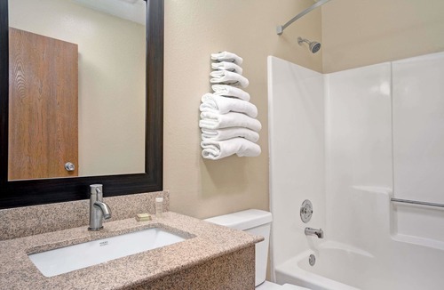 Melrose Hotel | Super 8 by Wyndham Melrose
