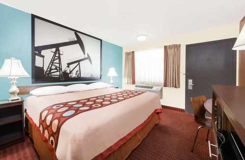 Midwest City Hotel | Super 8 by Wyndham Midwest City OK