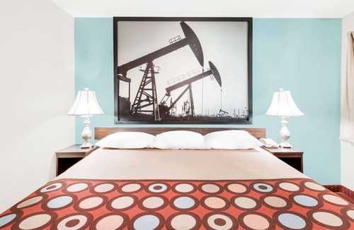 Midwest City Hotel | Super 8 by Wyndham Midwest City OK