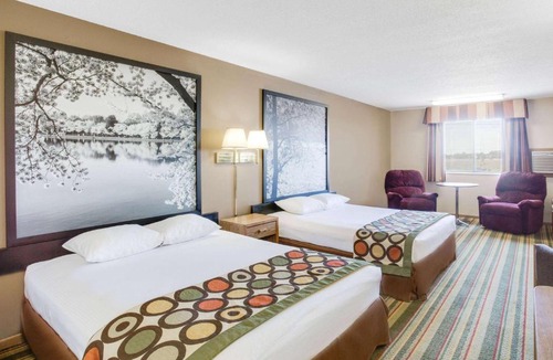Mitchell Hotel | Super 8 by Wyndham Mitchell