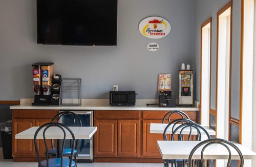 Mountain Home Hotel | Super 8 by Wyndham Mountain Home