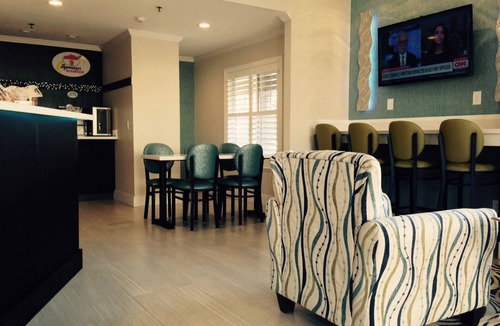 Shoreline West Hotel | Super 8 by Wyndham Mountain View