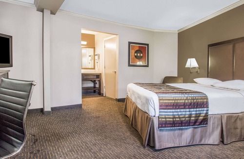 Shoreline West Hotel | Super 8 by Wyndham Mountain View