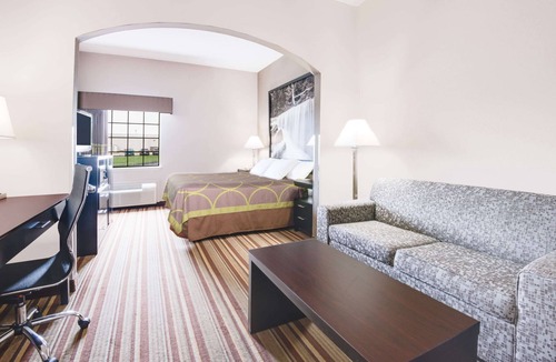 Monett Hotel | Super 8 by Wyndham Monett