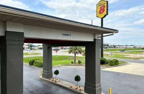Monroe Hotel | Super 8 by Wyndham Monroe