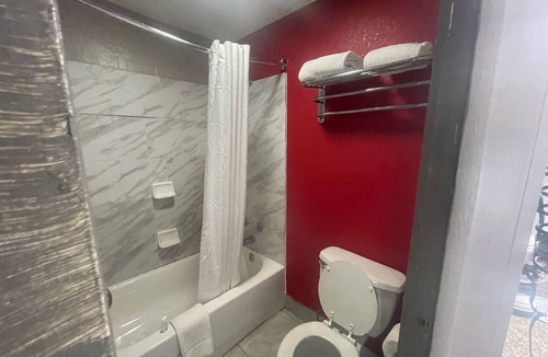 Monroe Hotel | Super 8 by Wyndham Monroe