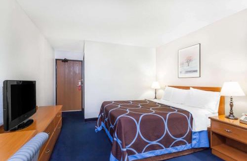 Montgomery Hotel | Super 8 by Wyndham Montgomery Maybrook