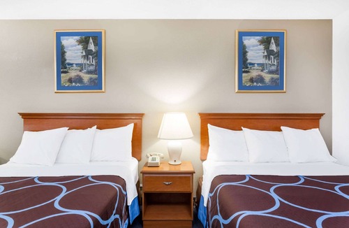 Montgomery Hotel | Super 8 by Wyndham Montgomery Maybrook