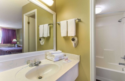 Monticello Hotel | Super 8 by Wyndham Monticello