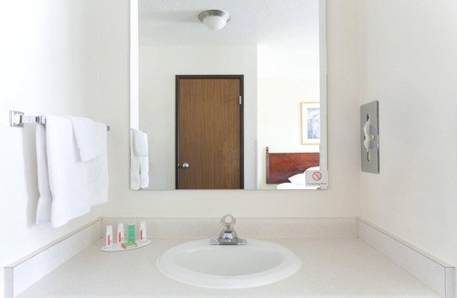 Montpelier Hotel | Super 8 by Wyndham Montpelier