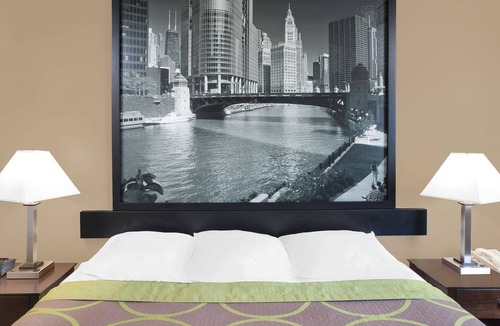 Morton Grove Hotel | Super 8 by Wyndham Morton Grove/Chicago