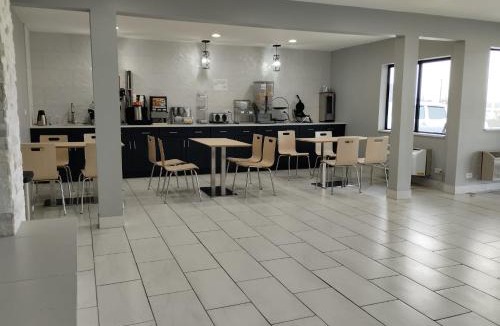 Morris Hotel | Super 8 by Wyndham Morris