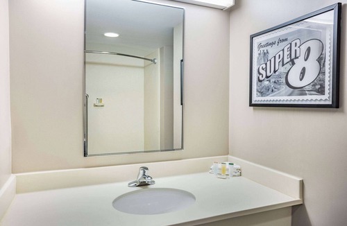 Mount Laurel Hotel | Super 8 by Wyndham Mount Laurel