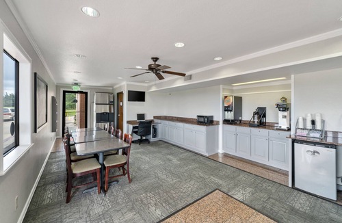Mount Vernon Hotel | Super 8 by Wyndham Mount Vernon