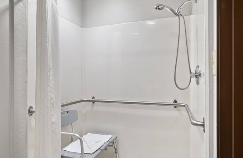 Mount Vernon Hotel | Super 8 by Wyndham Mount Vernon