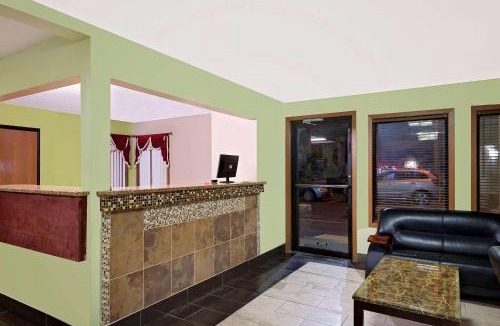 Muncie Hotel | Super 8 by Wyndham Muncie/Ball St. College Area