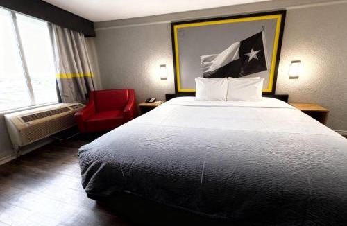 Nacogdoches Hotel | Super 8 by Wyndham Nacogdoches Near University