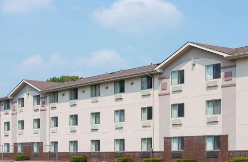 New Castle Hotel | Super 8 by Wyndham New Castle