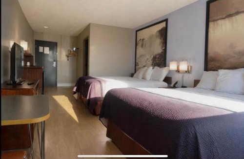Niagara Falls Hotel | Super 8 by Wyndham Niagara Falls